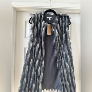 NWT faux fur vest small
